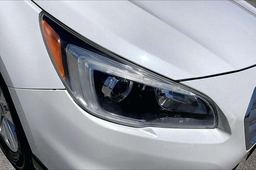 Used 2017 Subaru Outback 2.5i Premium image 32