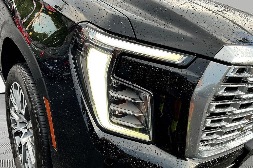 Used 2026 GMC Yukon Denali w/ Denali Reserve Package AWD/4WD image 34