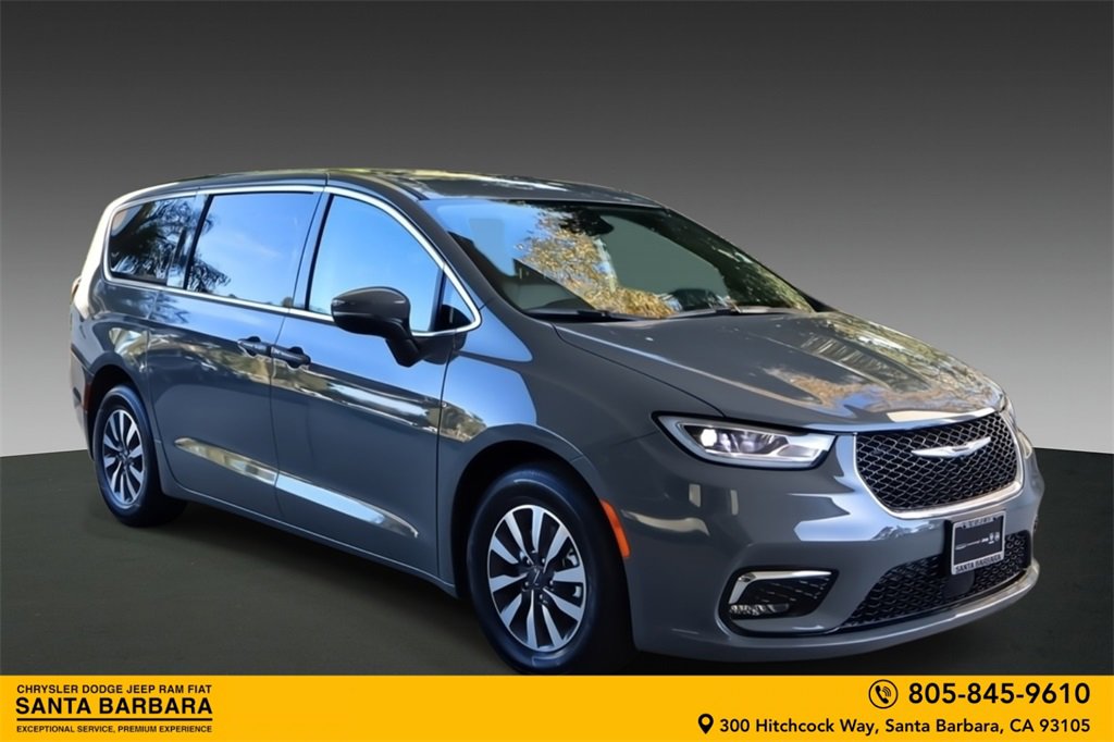 Used 2023 Chrysler Pacifica Touring-L