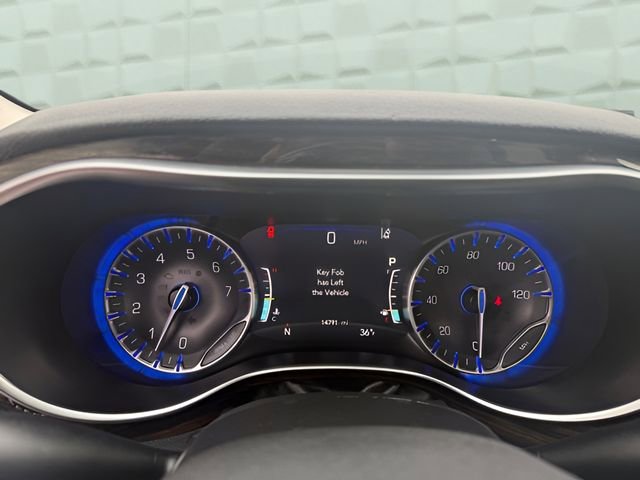 Certified 2024 Chrysler Pacifica Limited image 21