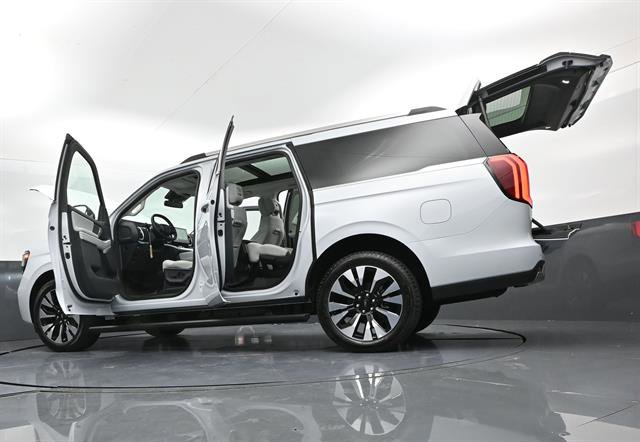 Used 2026 Ford Expedition Max Platinum w/ Driver's Package AWD/4WD image 51