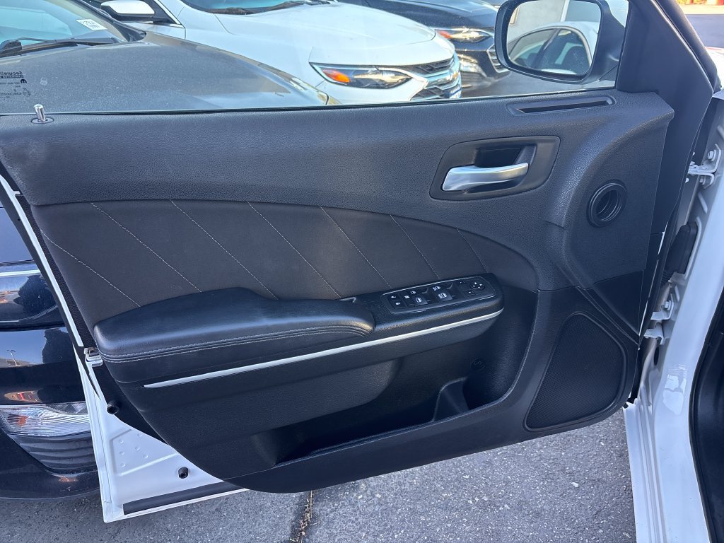 Used 2022 Dodge Charger SXT RWD image 10