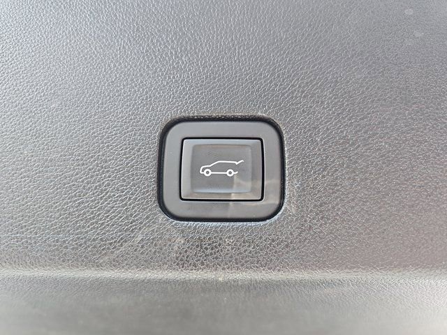 Used 2025 Cadillac XT6 Premium Luxury w/ LPO, Floor Liner Package image 14