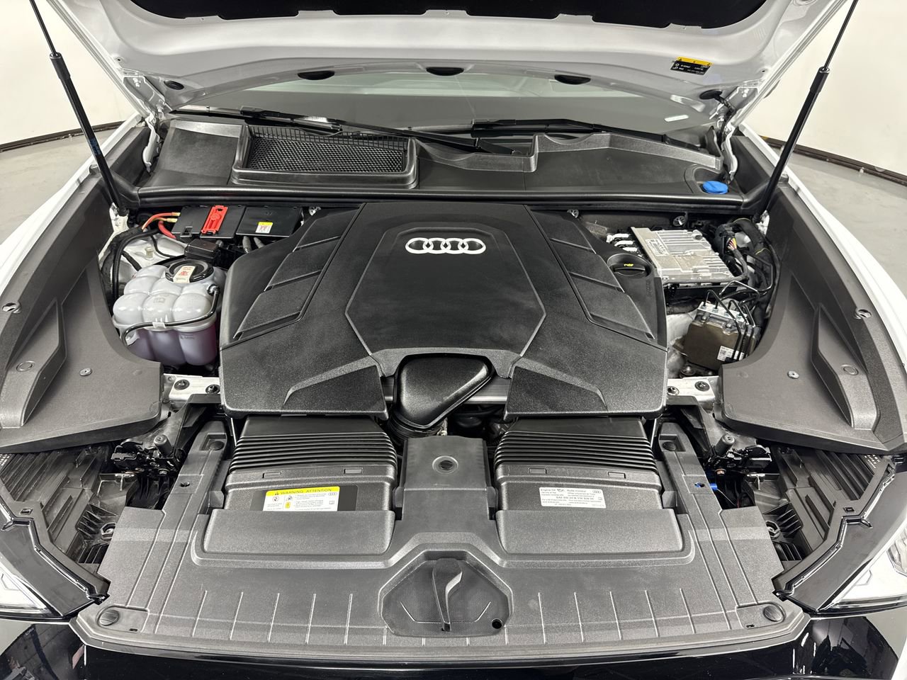 Used 2021 Audi Q8 Prestige AWD/4WD image 30