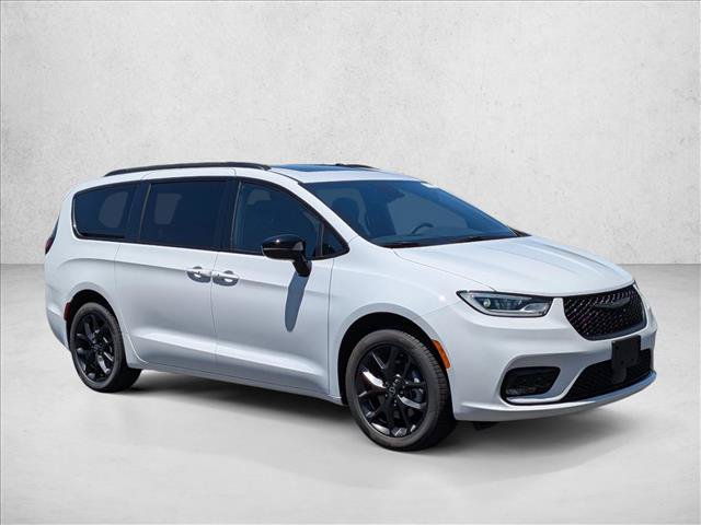 New 2026 Chrysler Pacifica Limited w/ S Appearance Package AWD/4WD image 6