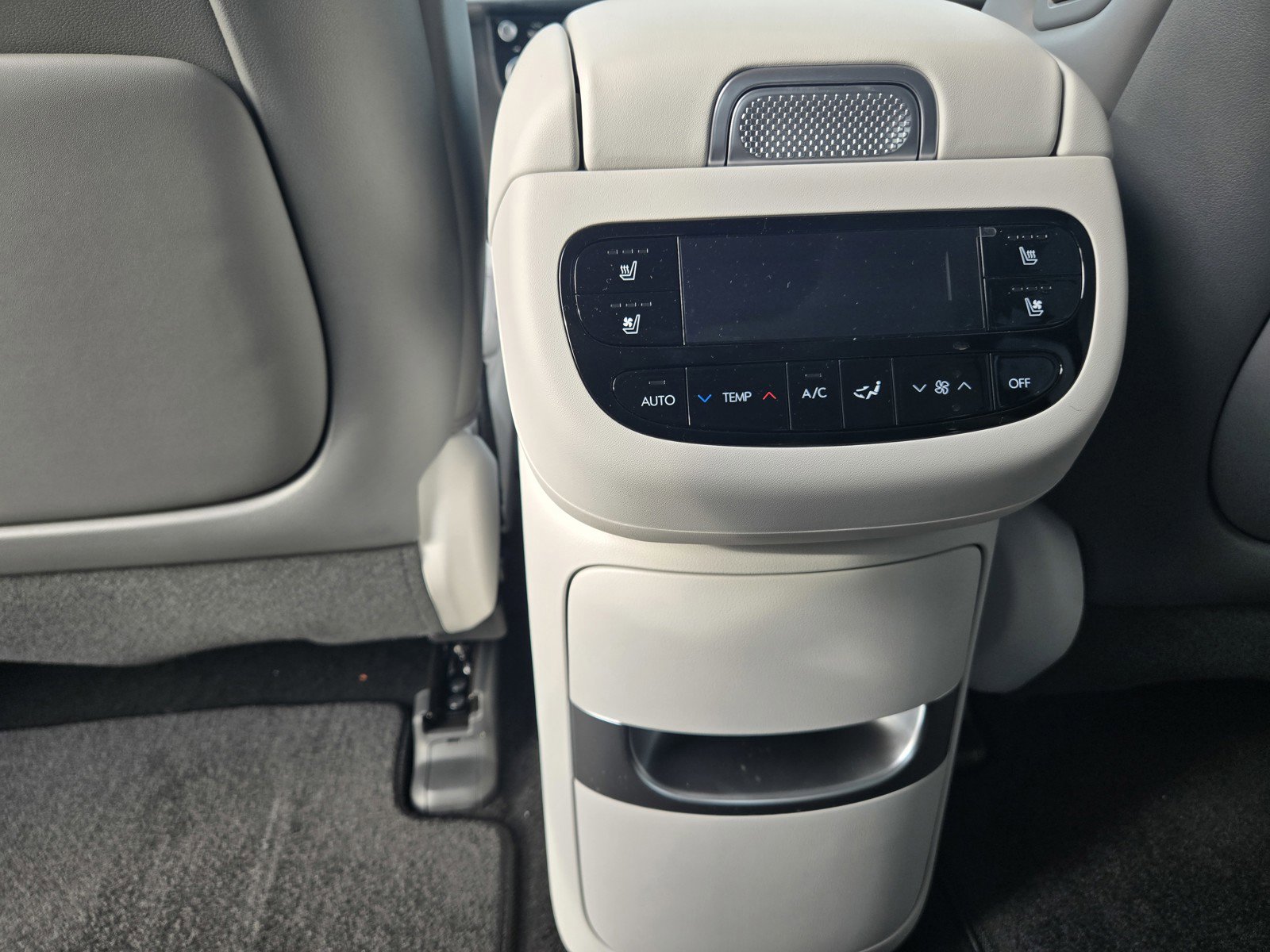 New 2026 Hyundai Ioniq 9 Limited image 16