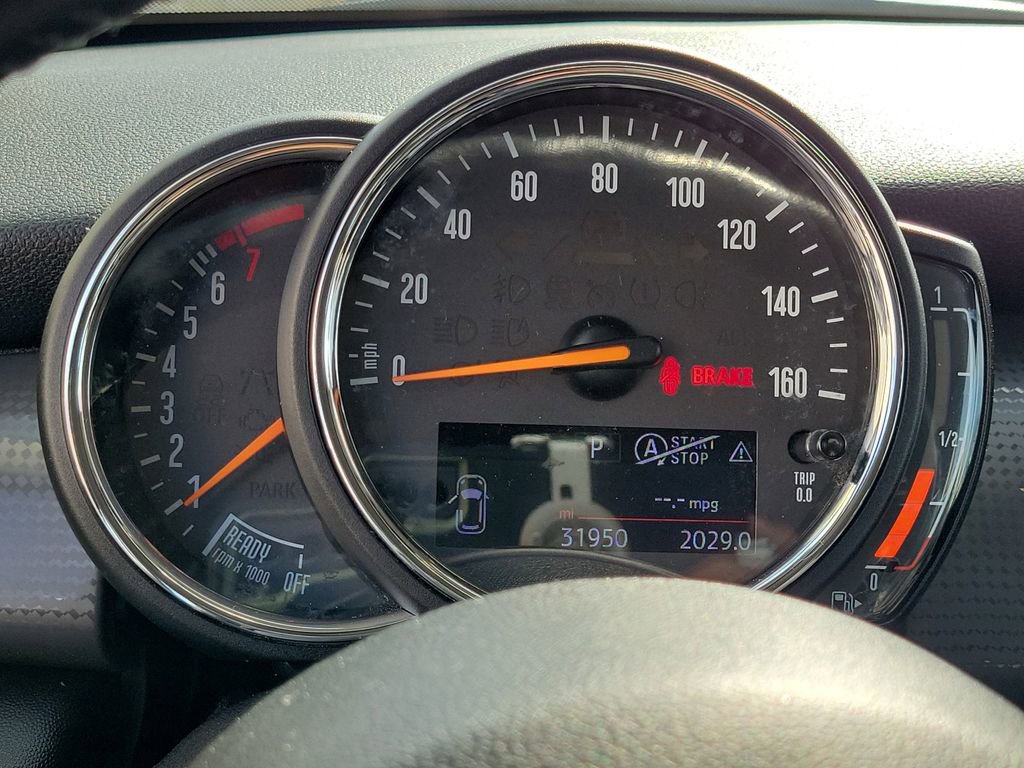 Used 2018 MINI Cooper 2-Door Hardtop image 19