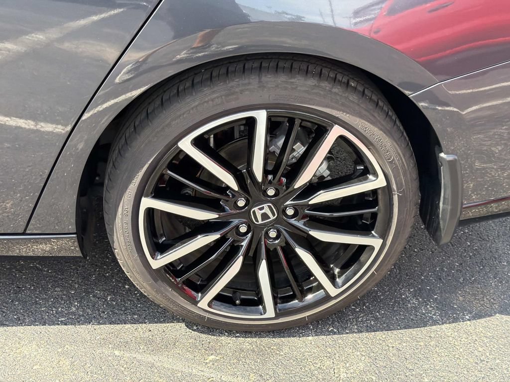 Used 2025 Honda Accord Touring image 10