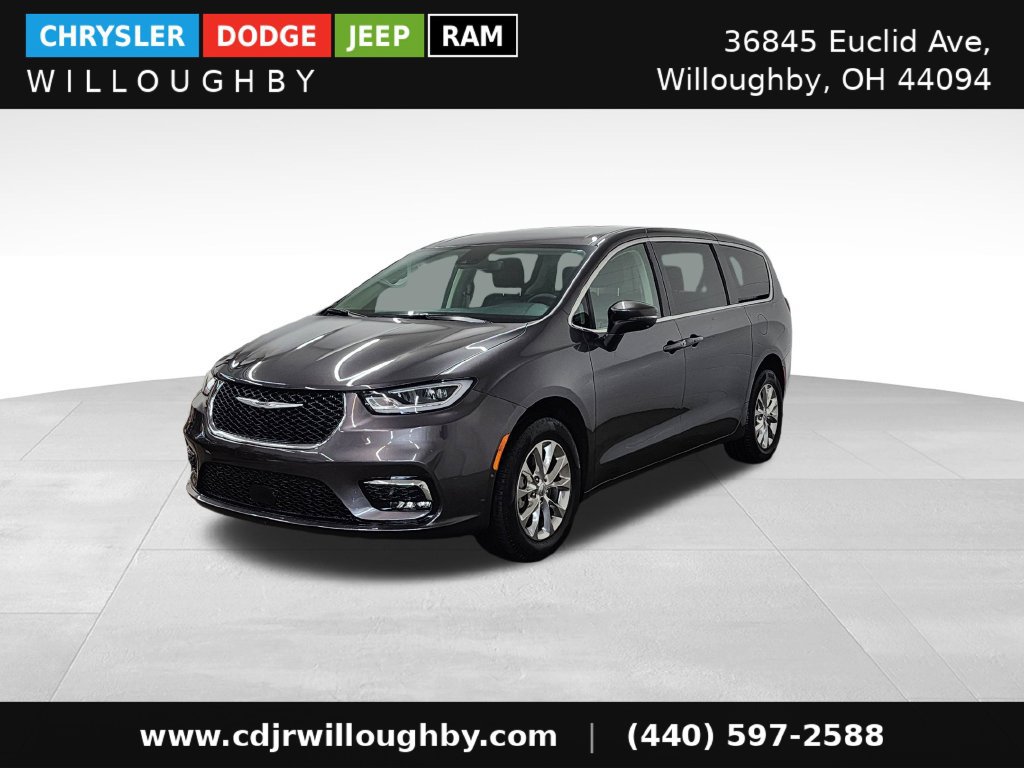Used 2023 Chrysler Pacifica Touring-L