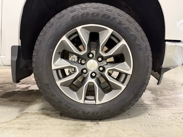 Certified 2022 Chevrolet Silverado 1500 LT w/ Z71 Off-Road Package AWD/4WD image 31