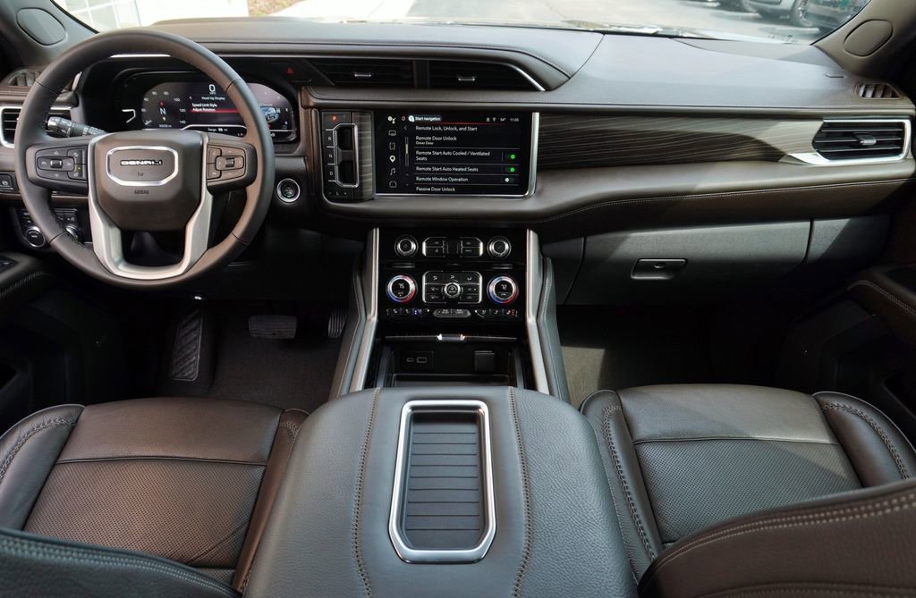 Used 2023 GMC Yukon Denali image 9