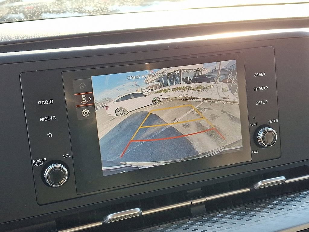 Used 2024 Kia Carnival LX image 18