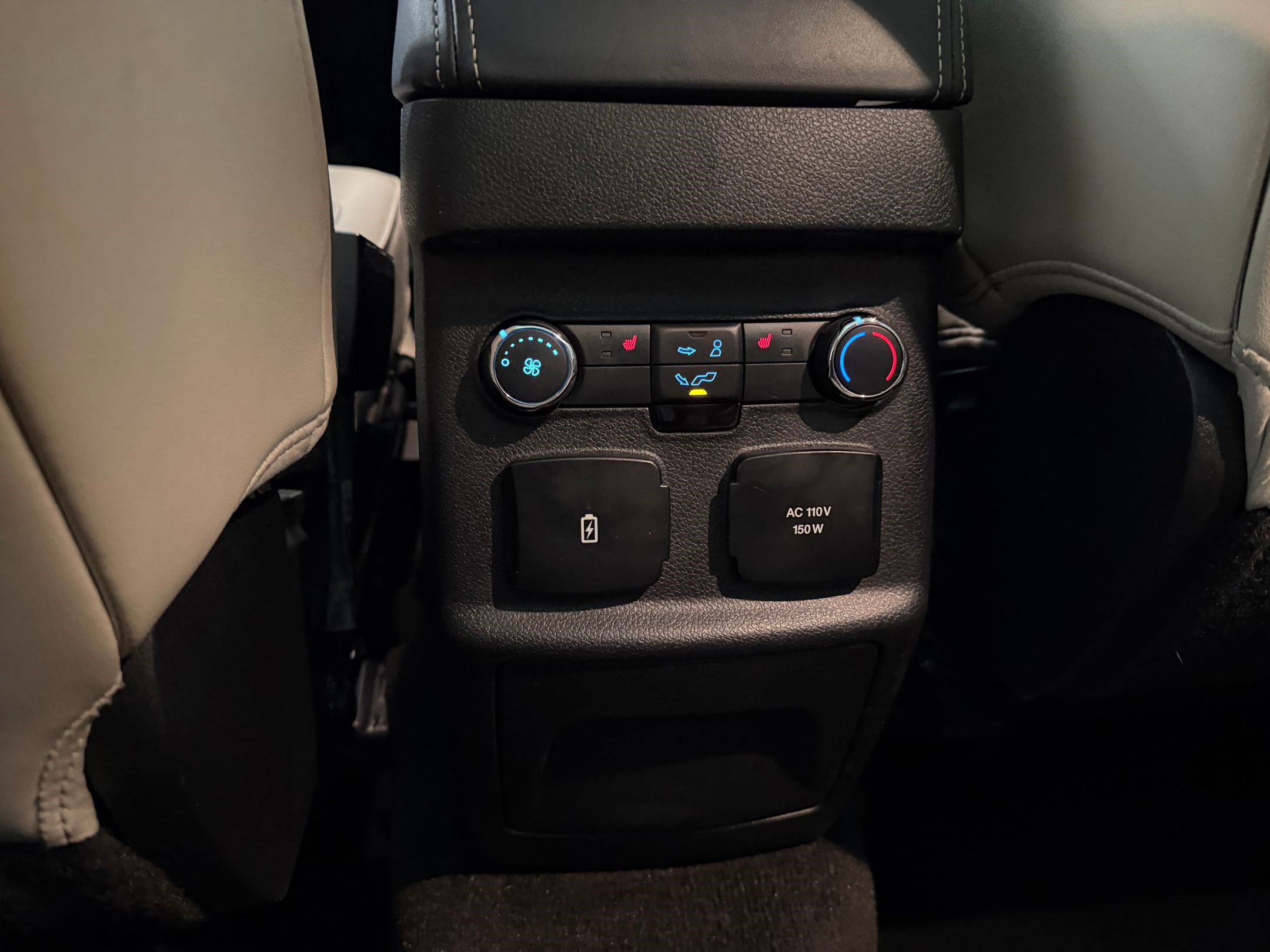 Used 2016 Ford Explorer Platinum AWD/4WD image 28