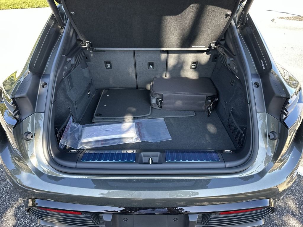 New 2025 Porsche Macan Turbo Electric image 28