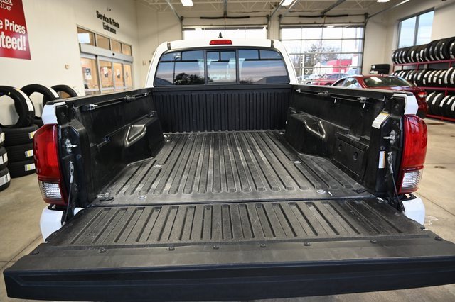 Used 2022 Toyota Tacoma SR image 7
