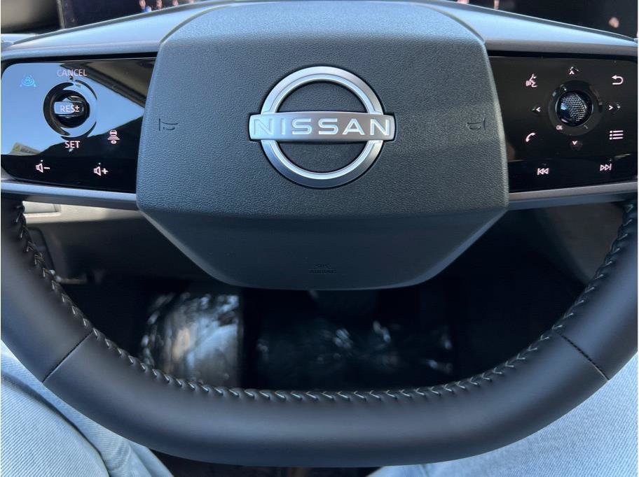 Used 2025 Nissan Murano SV FWD image 12