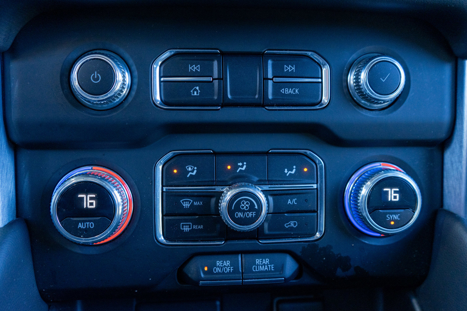 Used 2023 GMC Yukon SLE image 19