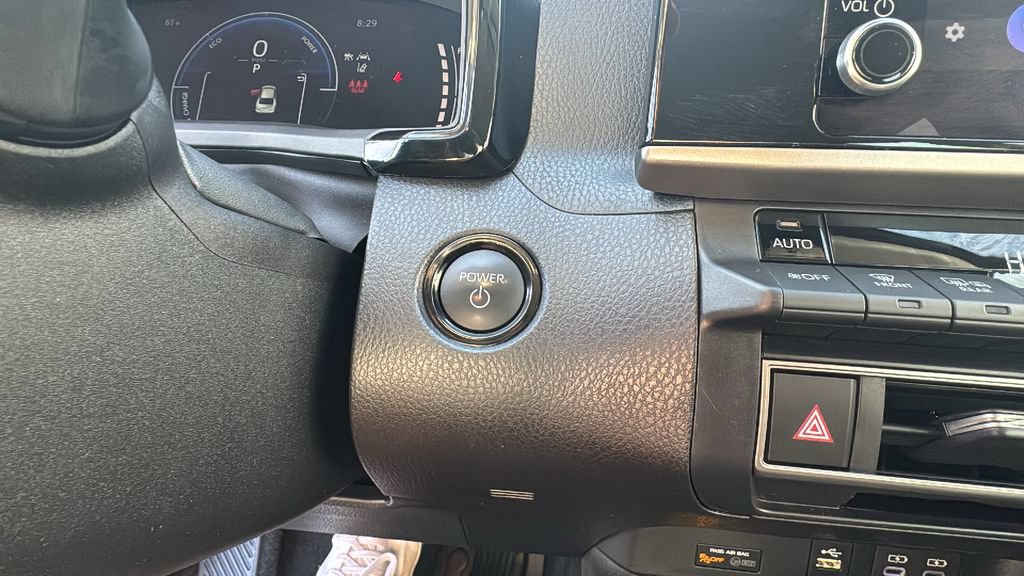 Used 2025 Toyota Camry LE FWD image 15