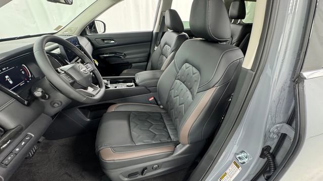 New 2026 Nissan Pathfinder Platinum w/ Lighting Package image 10