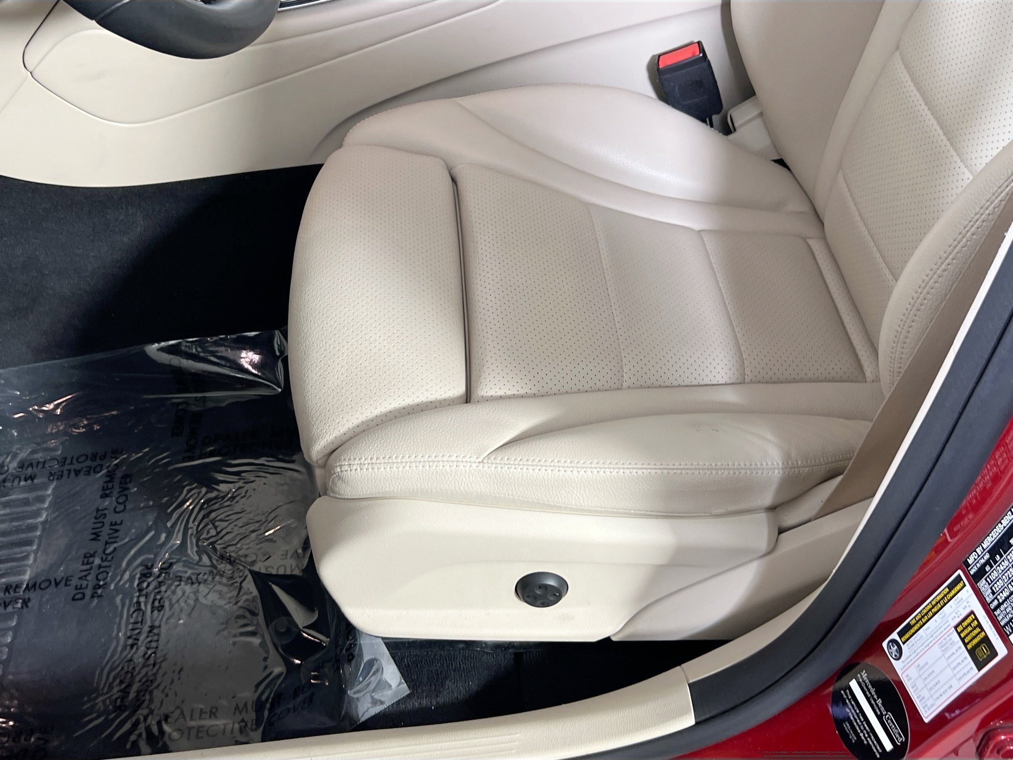 Used 2021 Mercedes-Benz GLC 300 4MATIC w/ Premium Package image 18