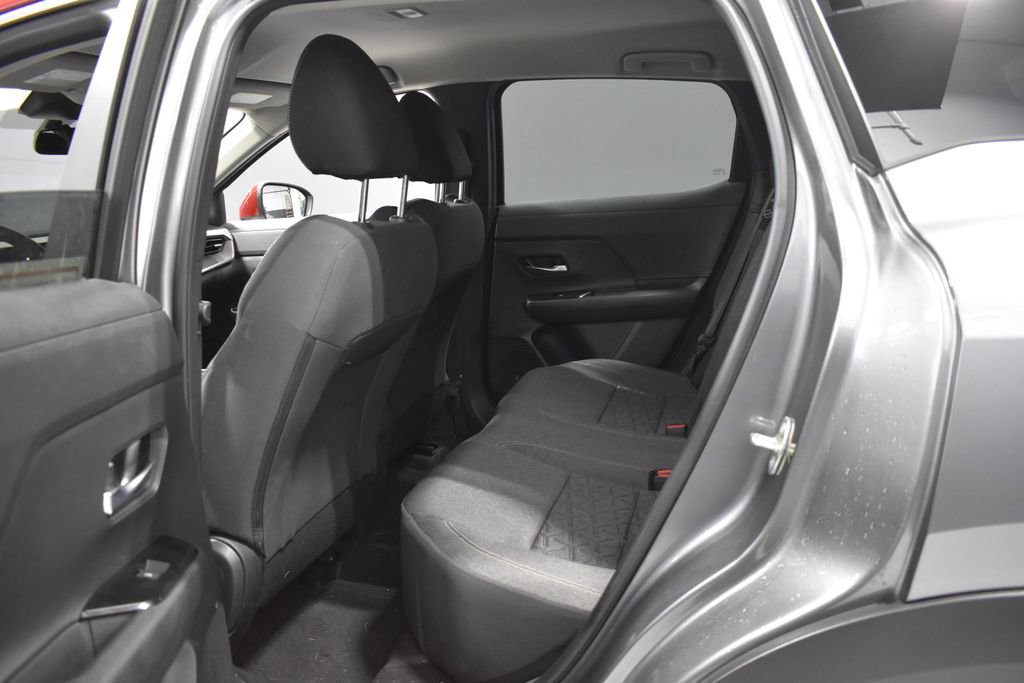 Certified 2025 Nissan Kicks SV AWD/4WD image 28
