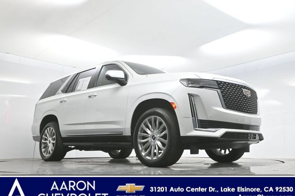 Used 2022 Cadillac Escalade Premium Luxury AWD/4WD image 2