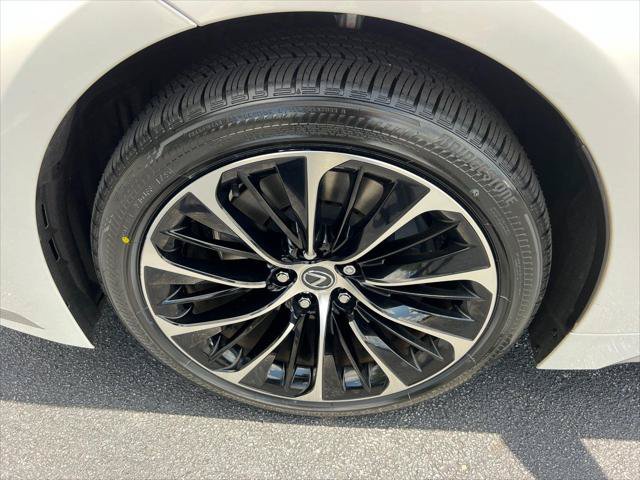 Certified 2023 Lexus LS 500 AWD w/ Luxury Package image 11