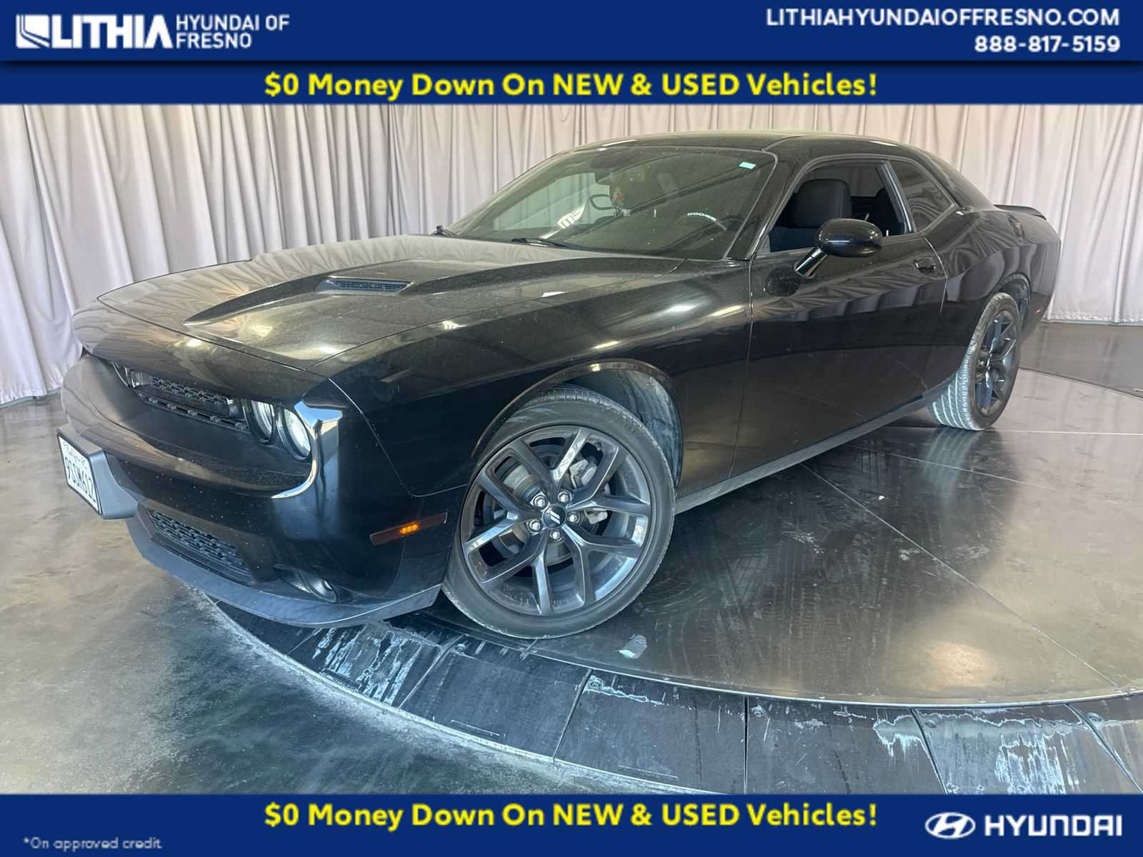 Used 2019 Dodge Challenger SXT w/ Blacktop Package RWD video 1