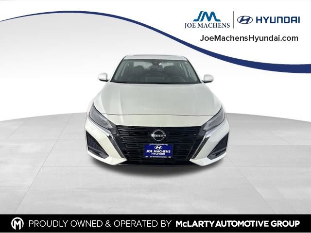 Used 2023 Nissan Altima 2.5 SL image 2