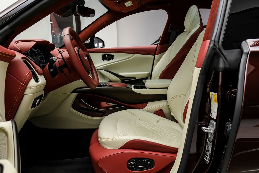 Used 2022 Aston Martin DBX AWD/4WD image 10