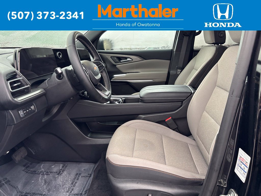 Used 2026 Chevrolet Traverse LT w/ Driver Confidence Package AWD/4WD image 9