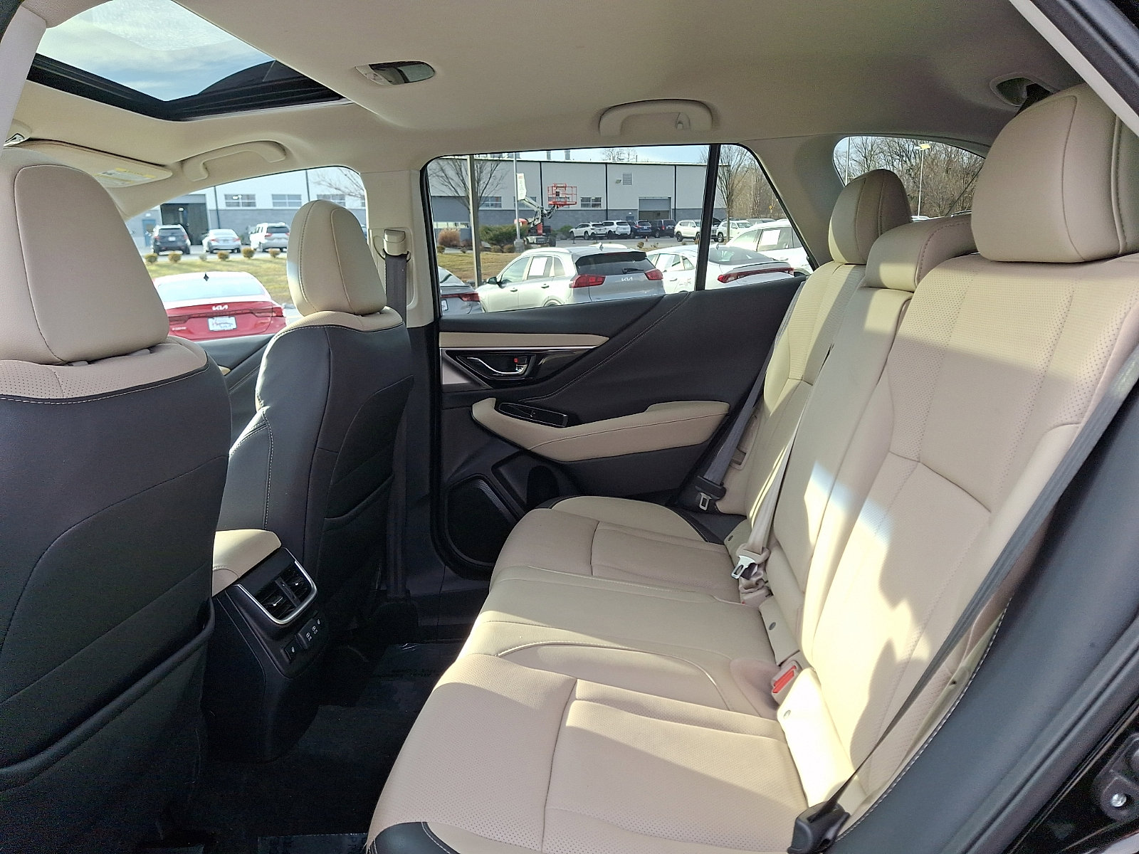 Used 2022 Subaru Outback Limited w/ Popular Package #2 image 10