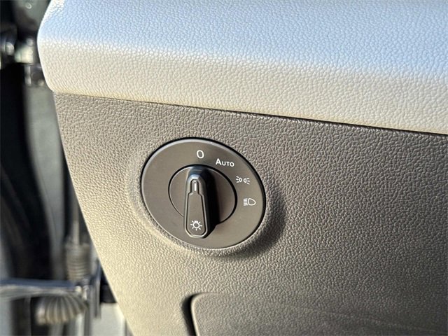 Certified 2022 Volkswagen Taos SE image 25