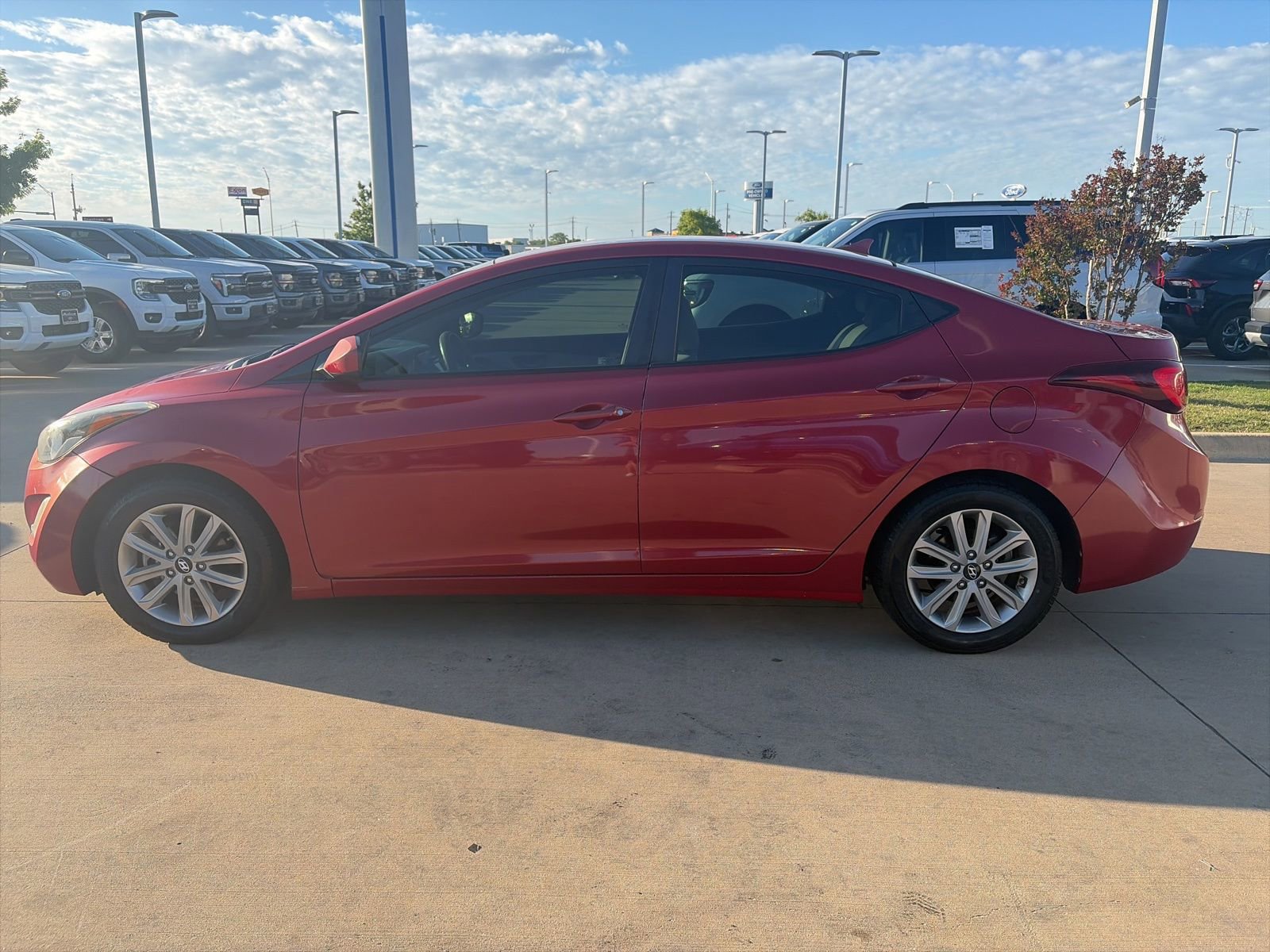 Used 2014 Hyundai Elantra SE w/ Option Group 02 image 2