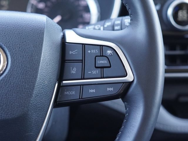 Certified 2023 Toyota Highlander XLE FWD image 19