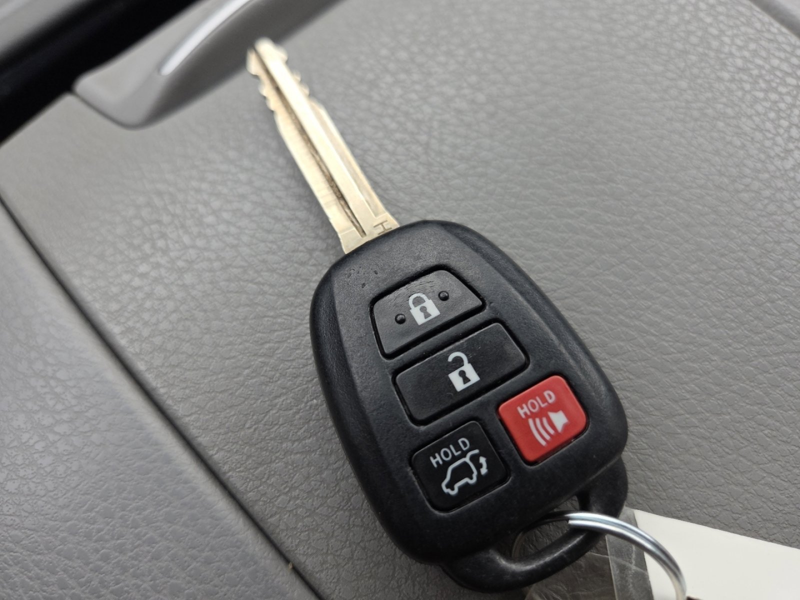 Used 2015 Toyota Highlander Plus image 32