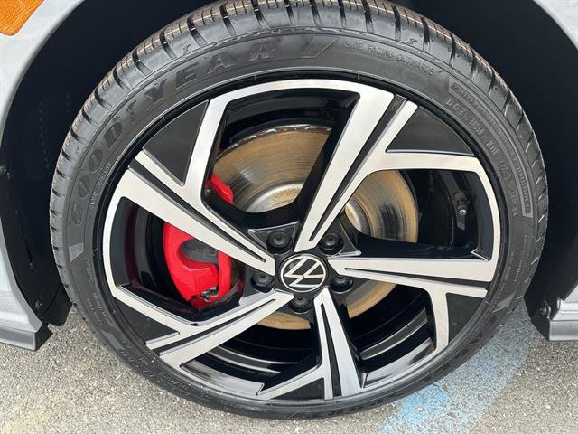 Used 2024 Volkswagen GTI SE image 15