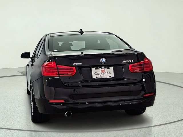 Used 2017 BMW 320i xDrive Sedan AWD/4WD image 5