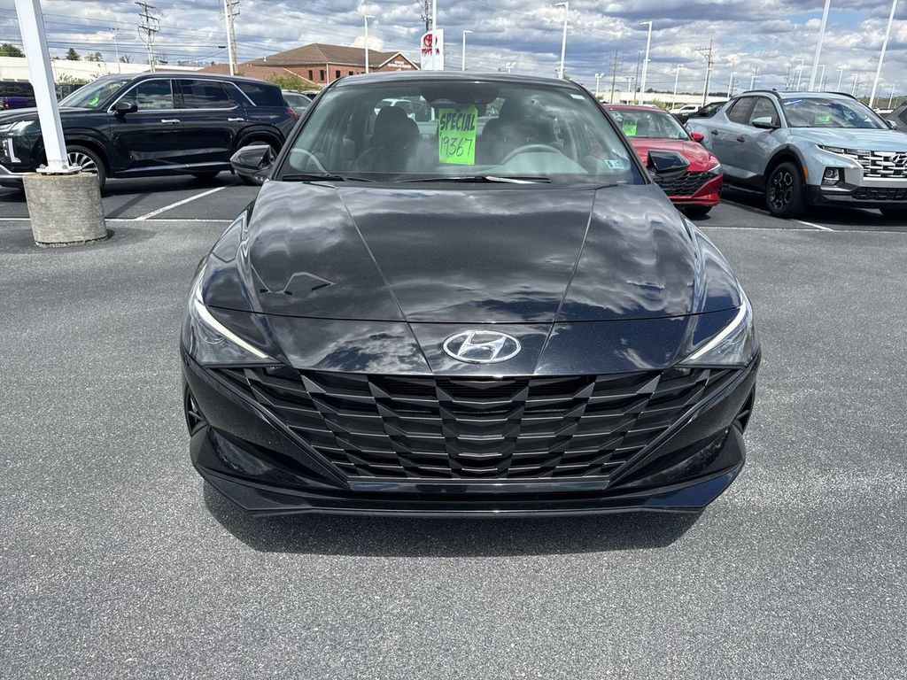 Used 2023 Hyundai Elantra SEL FWD image 3