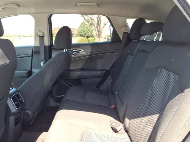 Used 2024 Kia Sportage LX AWD/4WD image 7