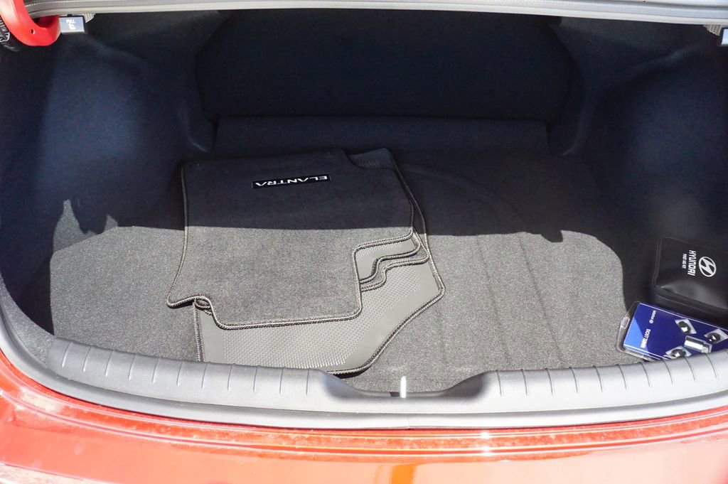 New 2025 Hyundai Elantra Blue image 21