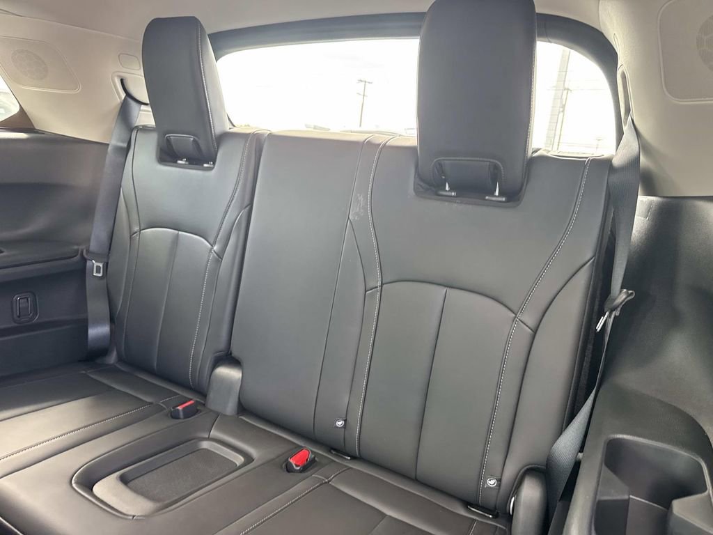 Certified 2025 INFINITI QX60 Luxe w/ Cargo Package AWD/4WD image 19