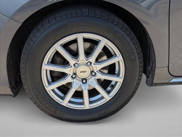 Used 2012 Toyota Camry LE image 4