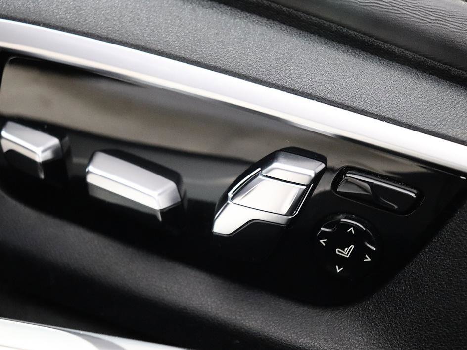 Used 2017 BMW 750i RWD image 50