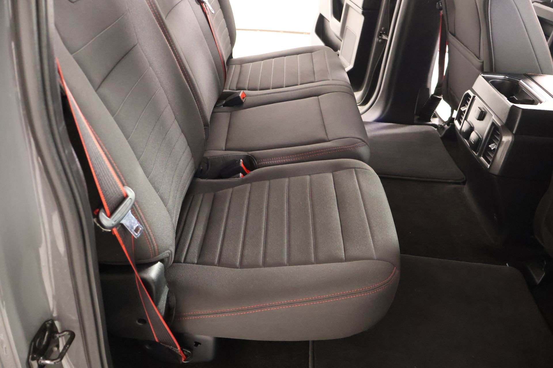 Used 2018 Ford F150 XLT w/ Equipment Group 302A Luxury AWD/4WD image 16