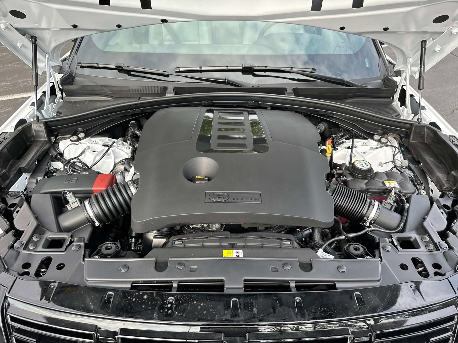 New 2026 Land Rover Range Rover Velar Dynamic SE image 21