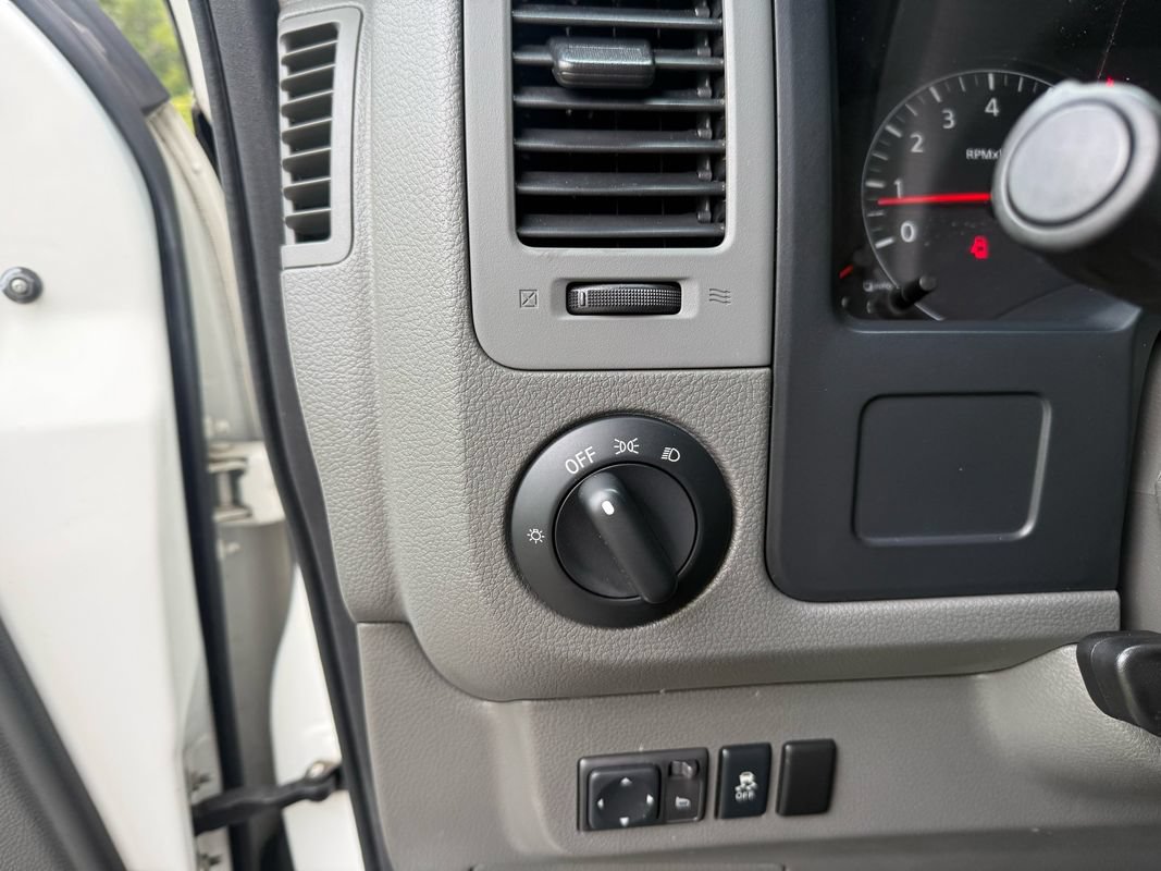 Used 2012 Nissan NV 2500 SV w/ Technology Pkg RWD image 21