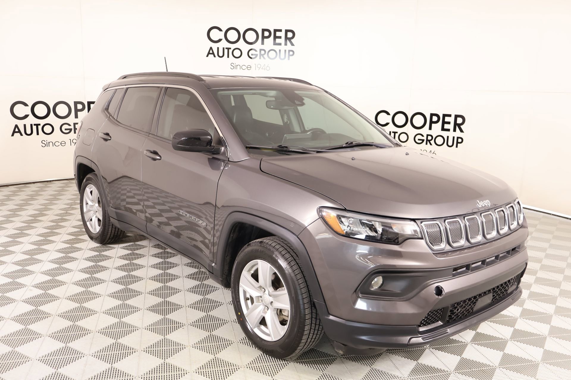 Used 2022 Jeep Compass Latitude w/ Convenience Group FWD image 1