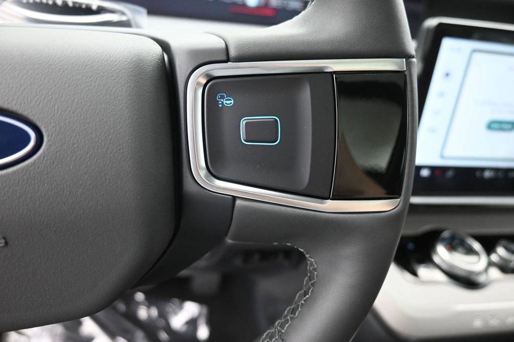 New 2026 Ford Expedition Active RWD image 6