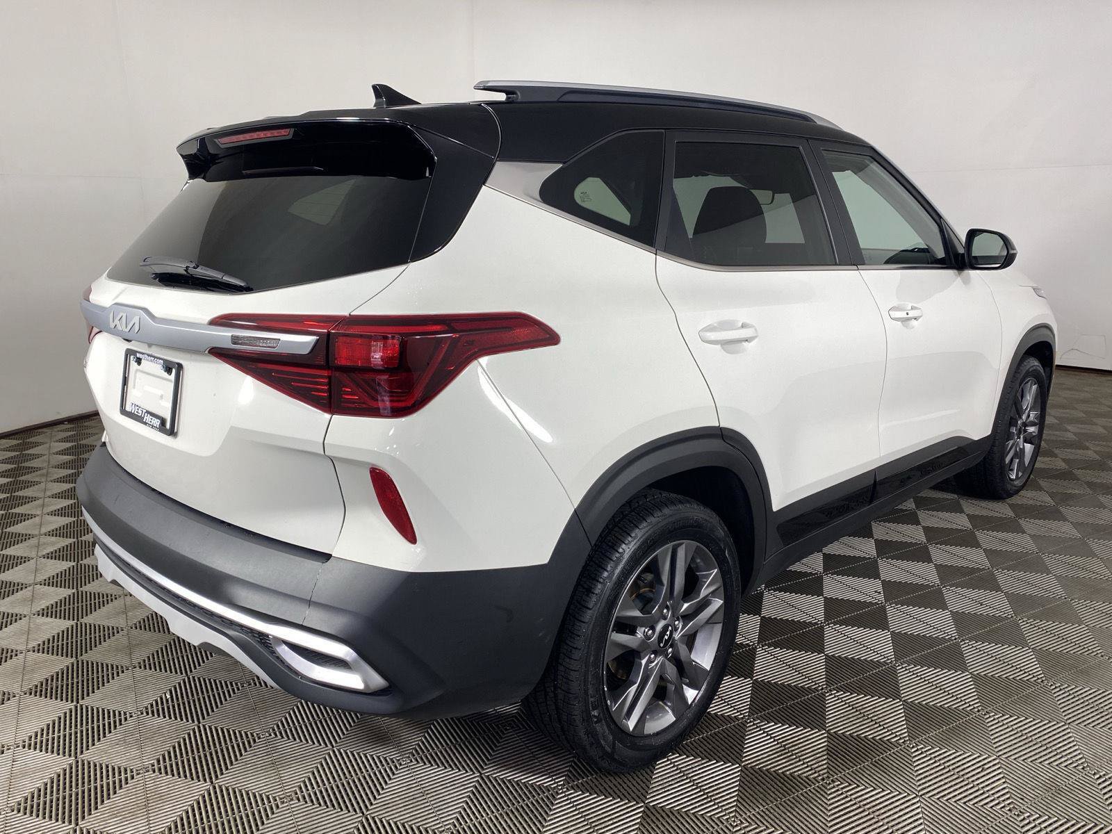 Used 2022 Kia Seltos S FWD image 7